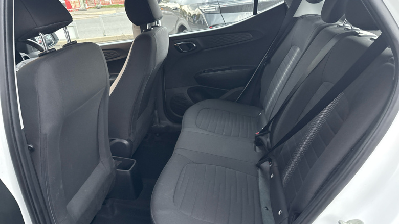 Hyundai i10 1.0 MPi SE Connect 5dr Petrol Hatchback